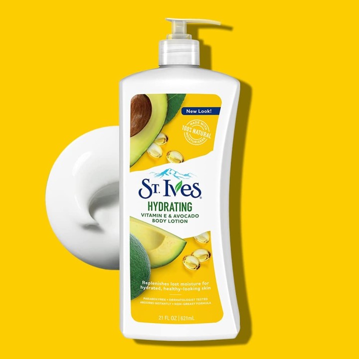 St. Ives Hydrating Vitamin E & Avocado Body Lotion